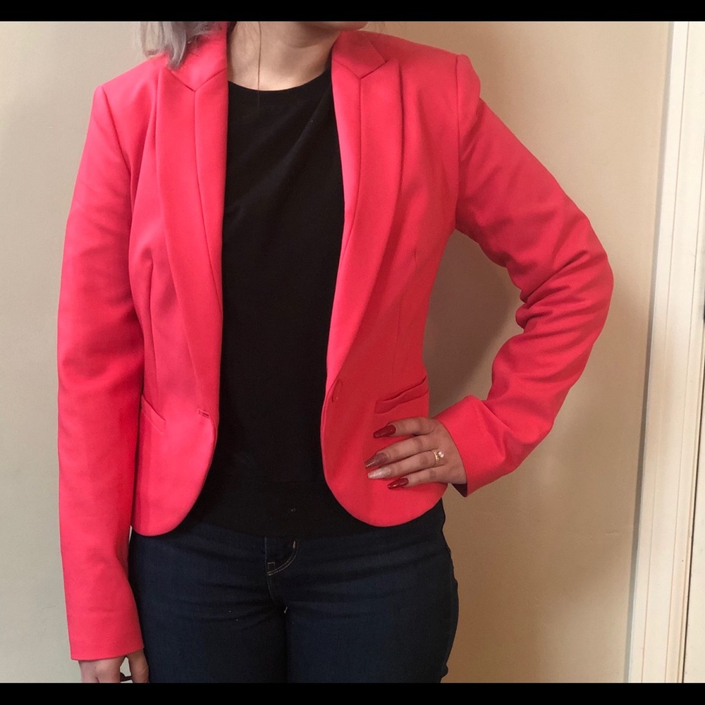 Notch collar one button blazer